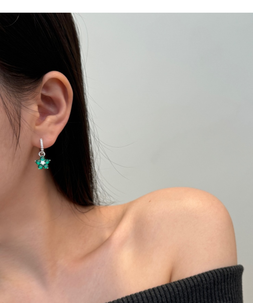 Серьги из серебра с цирконами