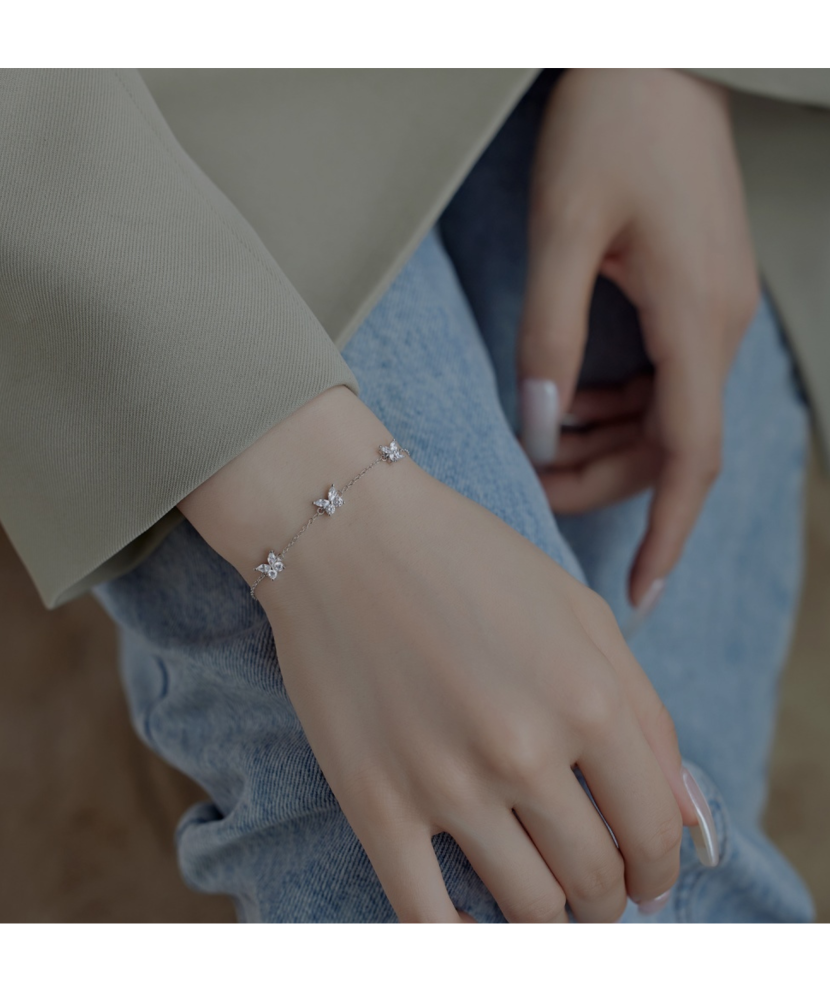 Hõbekäevõru tsirkoonidega