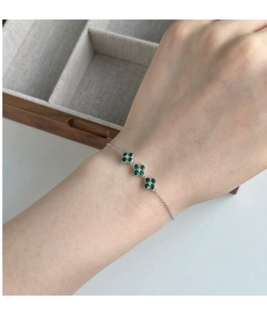 Hõbekäevõru tsirkoonidega