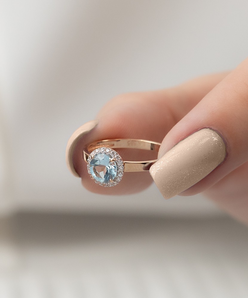 Золотое кольцо с цирконами