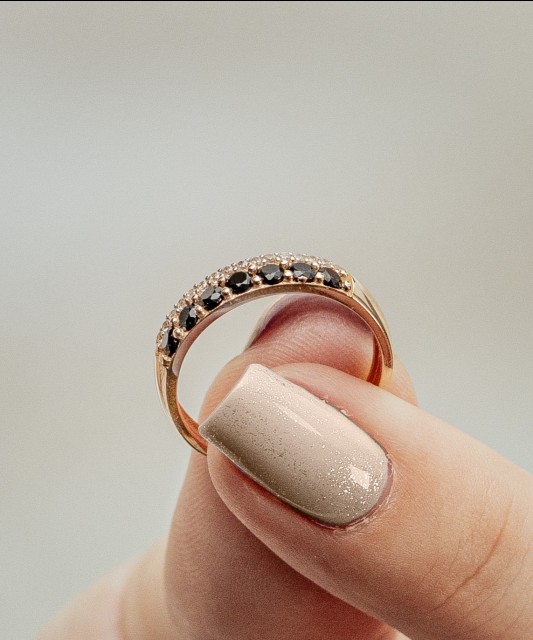 Золотое кольцо с цирконами