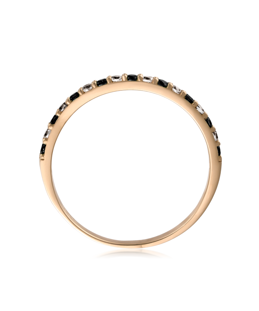 Kuldsõrmus tsirkoonidega