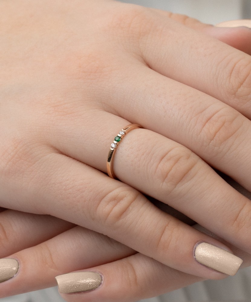 Золотое кольцо с цирконами