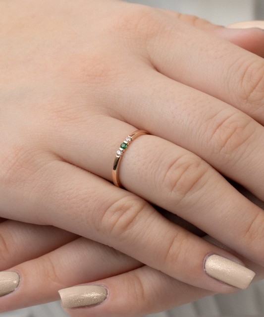 Золотое кольцо с цирконами