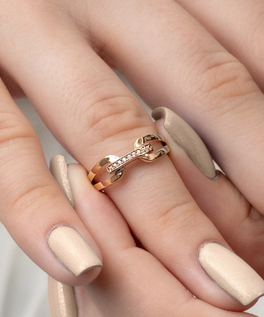 Золотое кольцо с цирконами