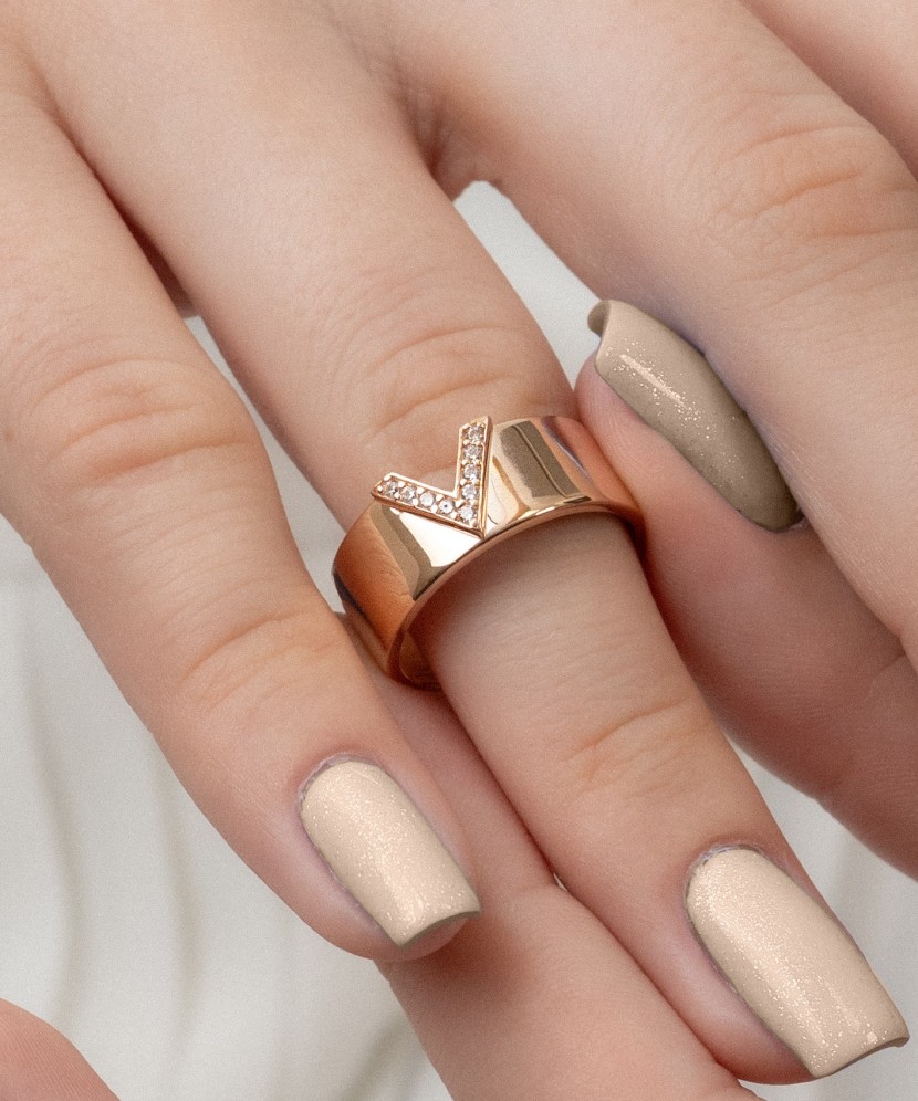 Золотое кольцо с цирконами