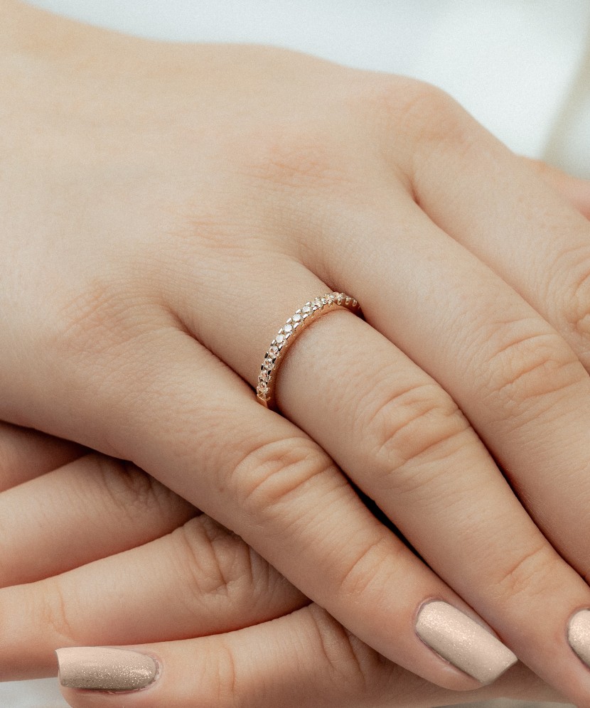 Золотое кольцо с цирконами