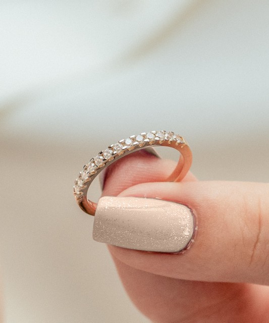 Золотое кольцо с цирконами