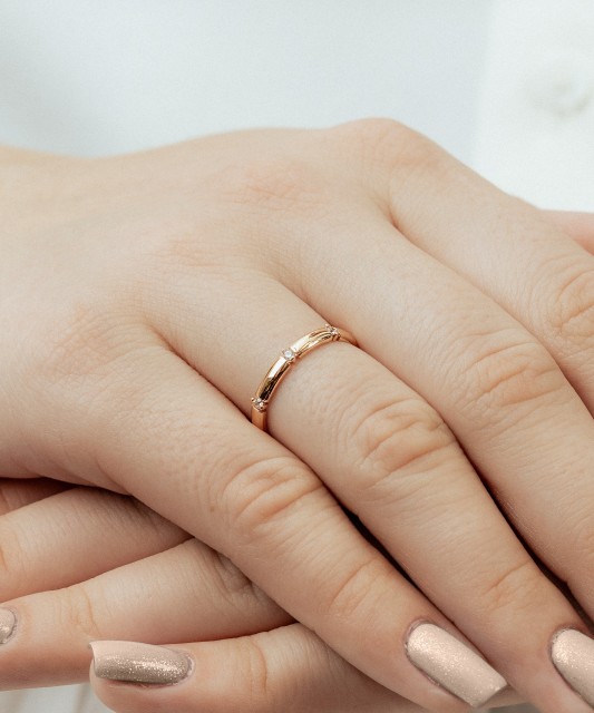 Золотое кольцо с цирконами