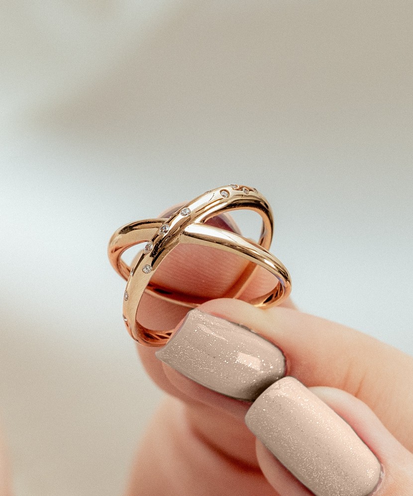 Золотое кольцо с цирконами