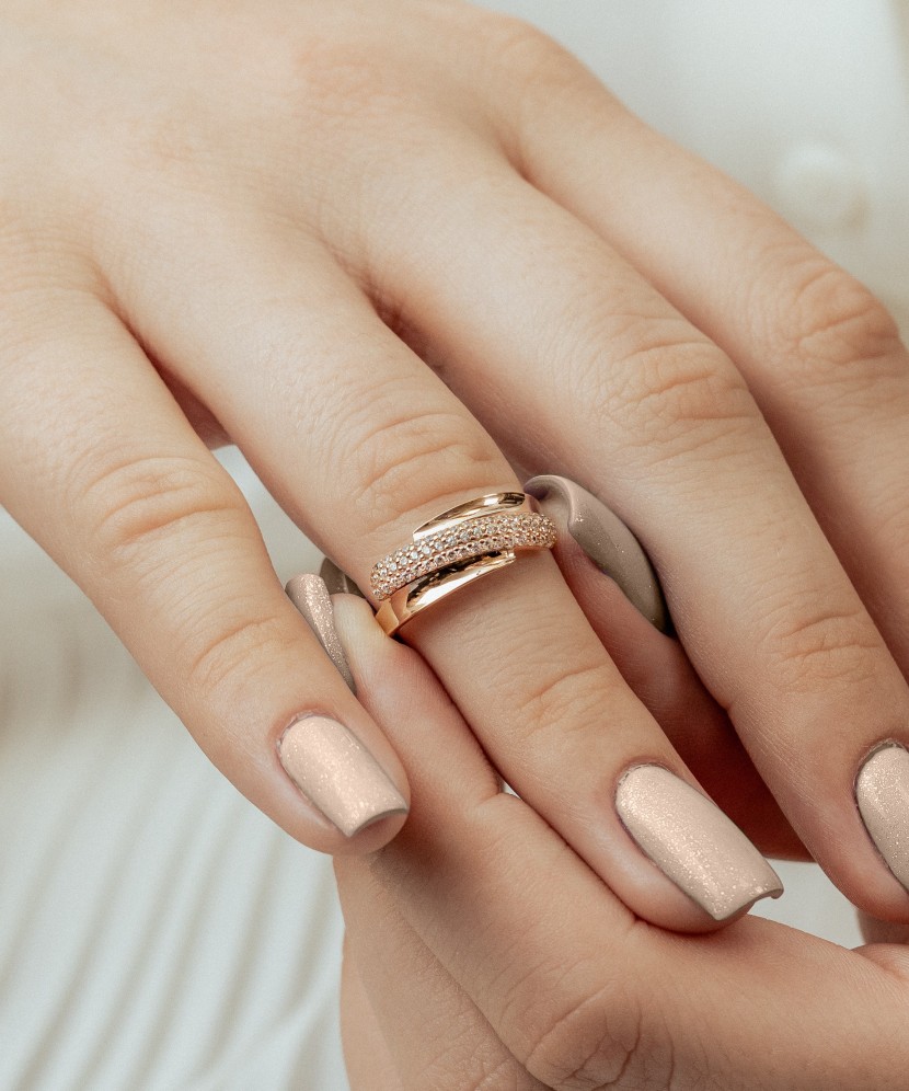 Золотое кольцо с цирконами