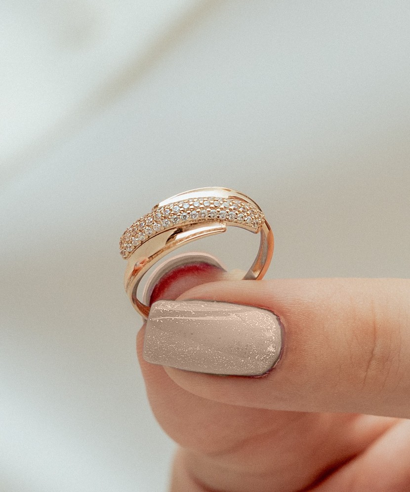 Золотое кольцо с цирконами