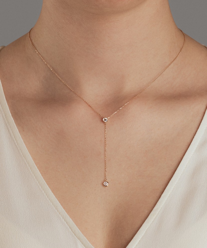 Kuldkett tsirkoonist ripatsiga