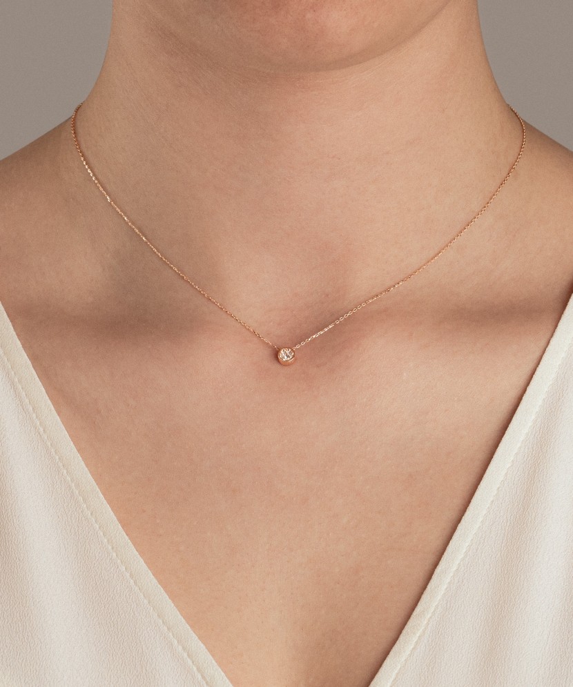 Kuldkett tsirkoonist ripatsiga