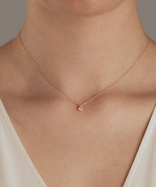 Kuldkett tsirkoonist ripatsiga