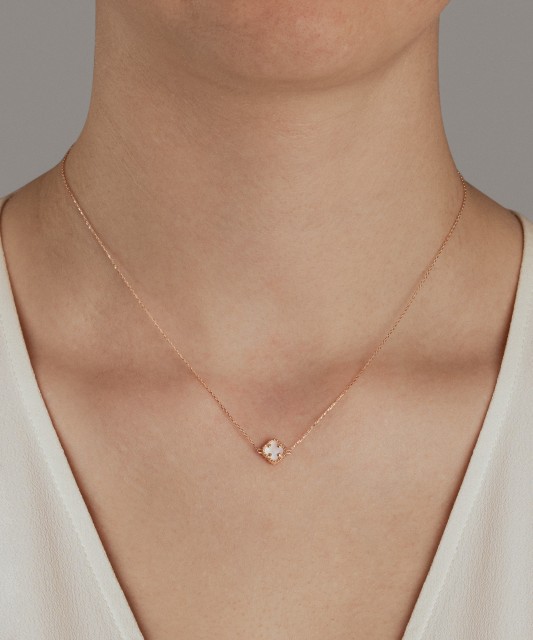 Kuldkett kett emalja ripatsiga