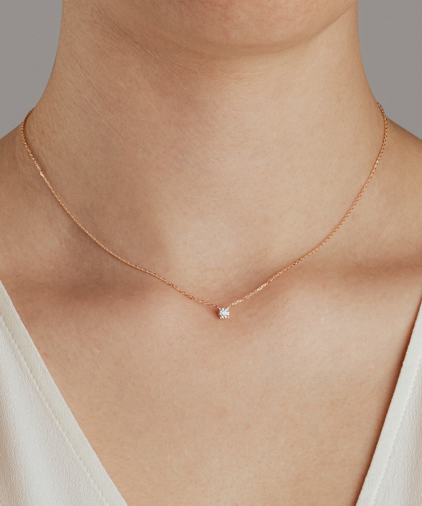 Kuldkett tsirkoonist ripatsiga