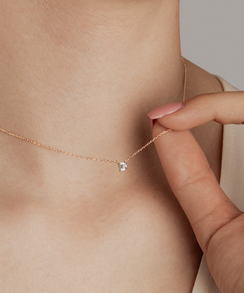 Kuldkett tsirkoonist ripatsiga