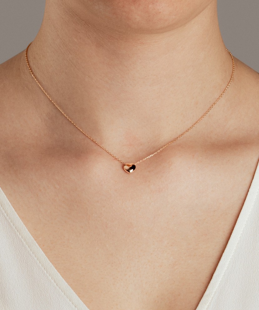 Kuldkett ripatsiga "Süda"