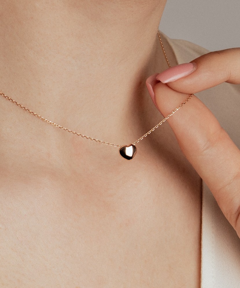 Kuldkett ripatsiga "Süda"