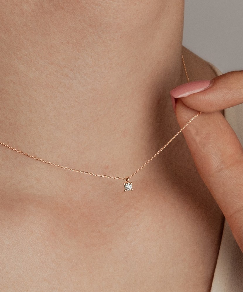 Kuldkett tsirkoonist ripatsiga