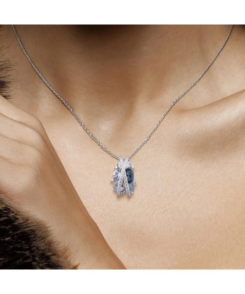 Hõbedast ripats tsirkoonidega ja spinellid