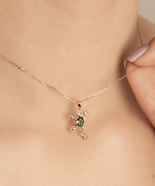 Kuldripats tsirkooniga "konn"