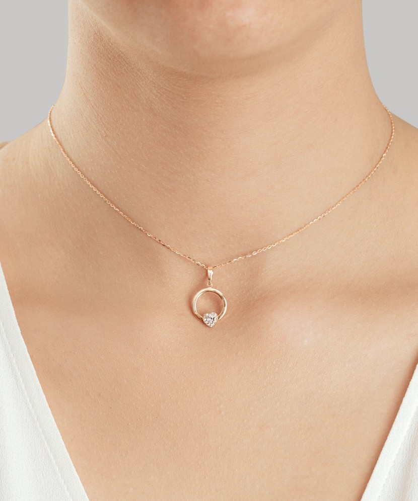 Kuldripats tsirkooniga