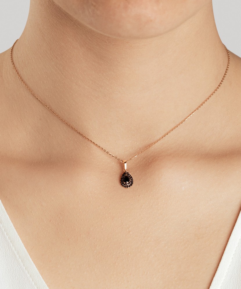 Kuldripats tsirkoonidega