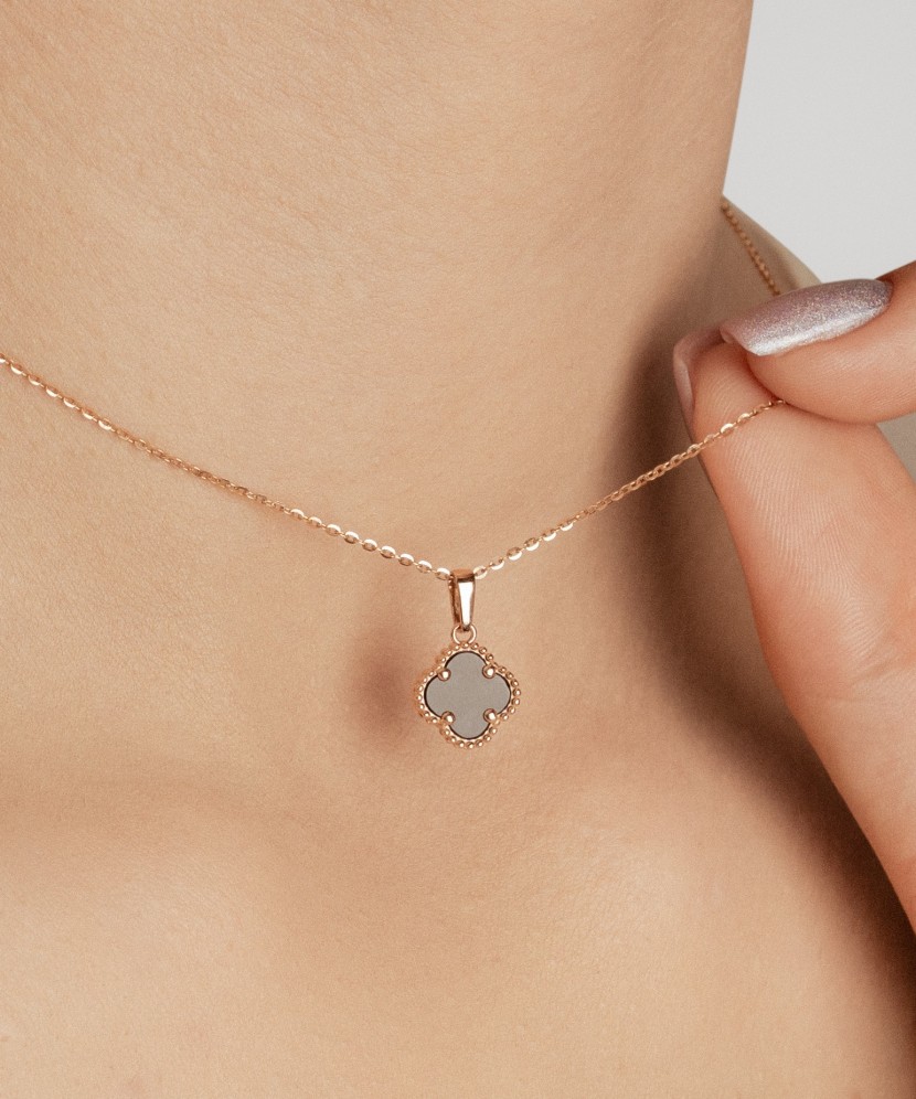 Kuldne ripats oonüksiga