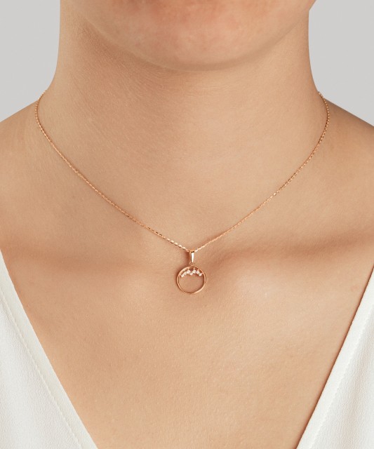 Kuldripats tsirkoonidega