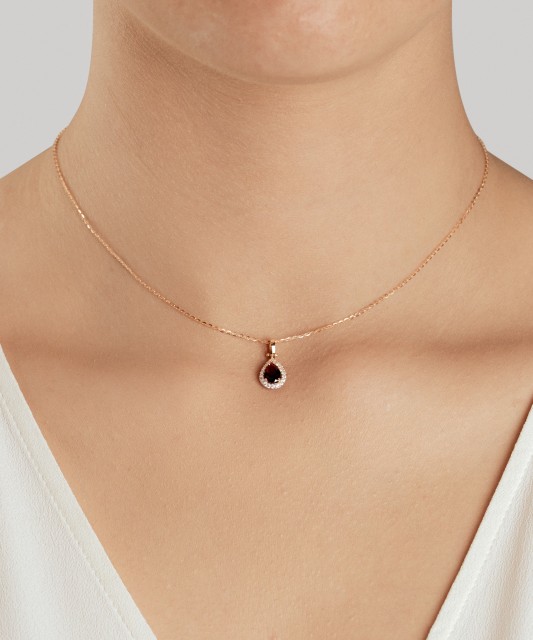 Kuldripats tsirkoonidega