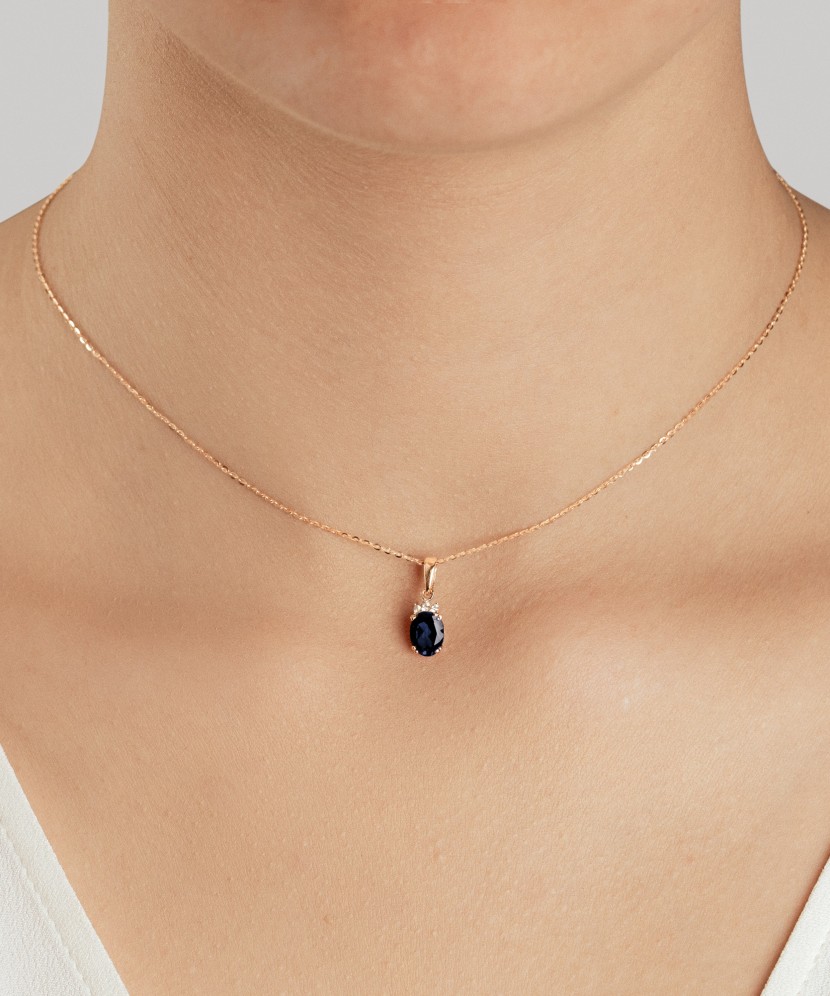 Kuldripats tsirkoonidega