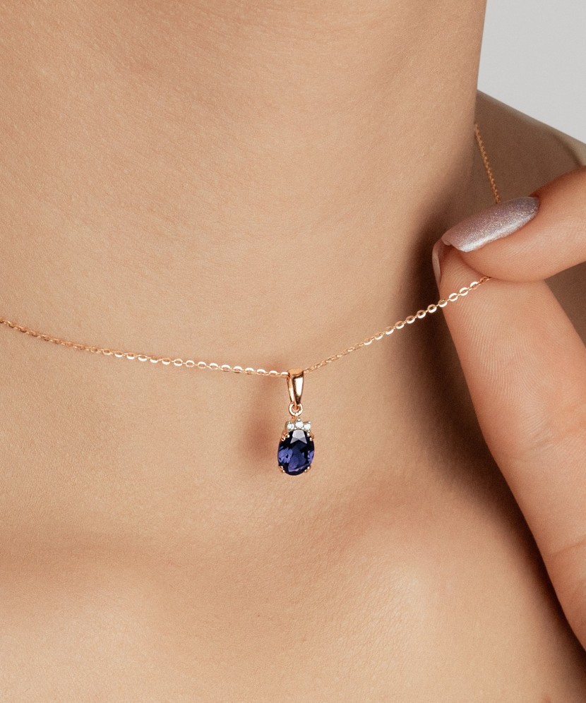 Kuldripats tsirkoonidega