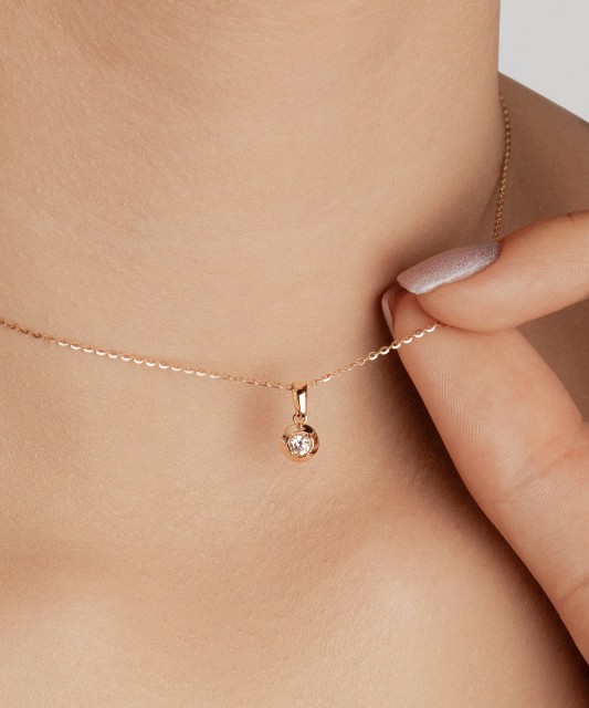 Kuldripats tsirkoonidega