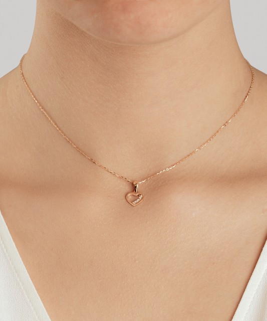 Kuldripats tsirkoonidega "südameke"