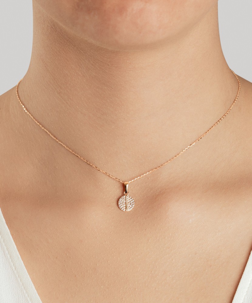 Kuldripats tsirkoonidega