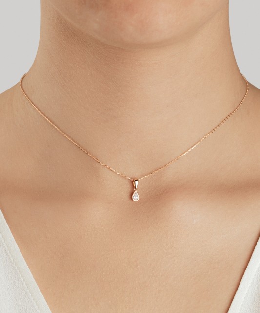 Золотой подвеска с цирконами