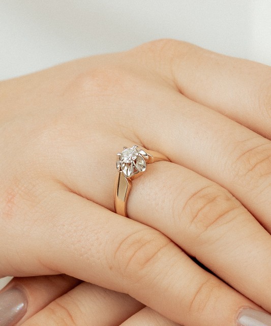 Kuldsõrmus briljandiga Goldinga 02394