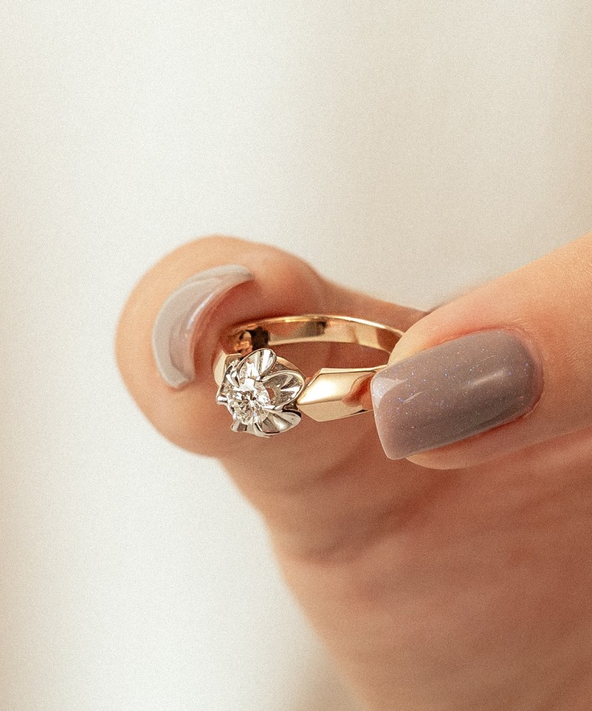 Kuldsõrmus briljandiga Goldinga 02394