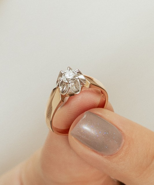 Kuldsõrmus briljandiga Goldinga 02394