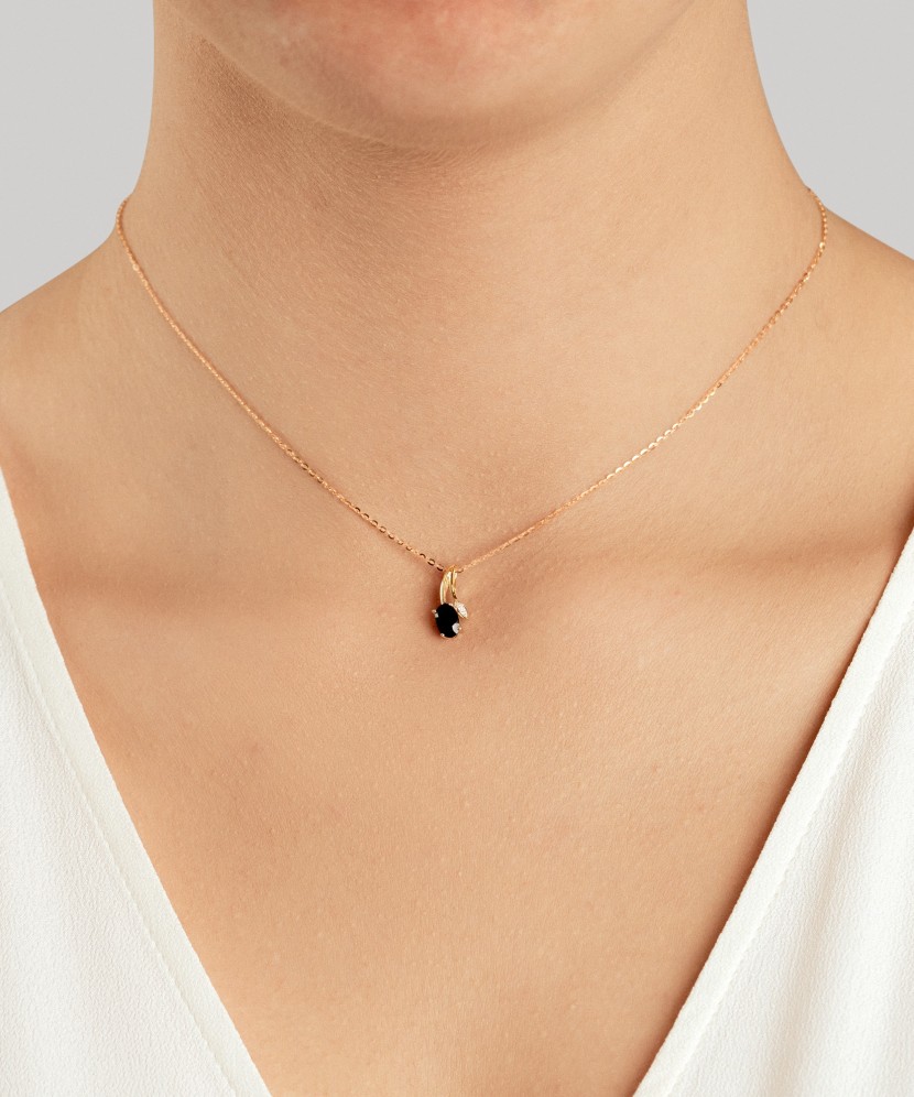 Kollase kulla ripats teemantide ja safiiridega