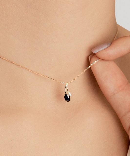 Kollase kulla ripats teemantide ja safiiridega