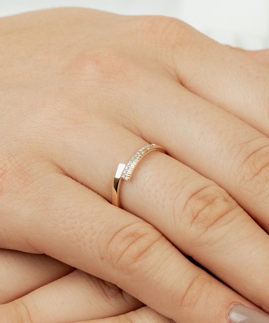 Kollasest Kullast Sõrmus Teemantide