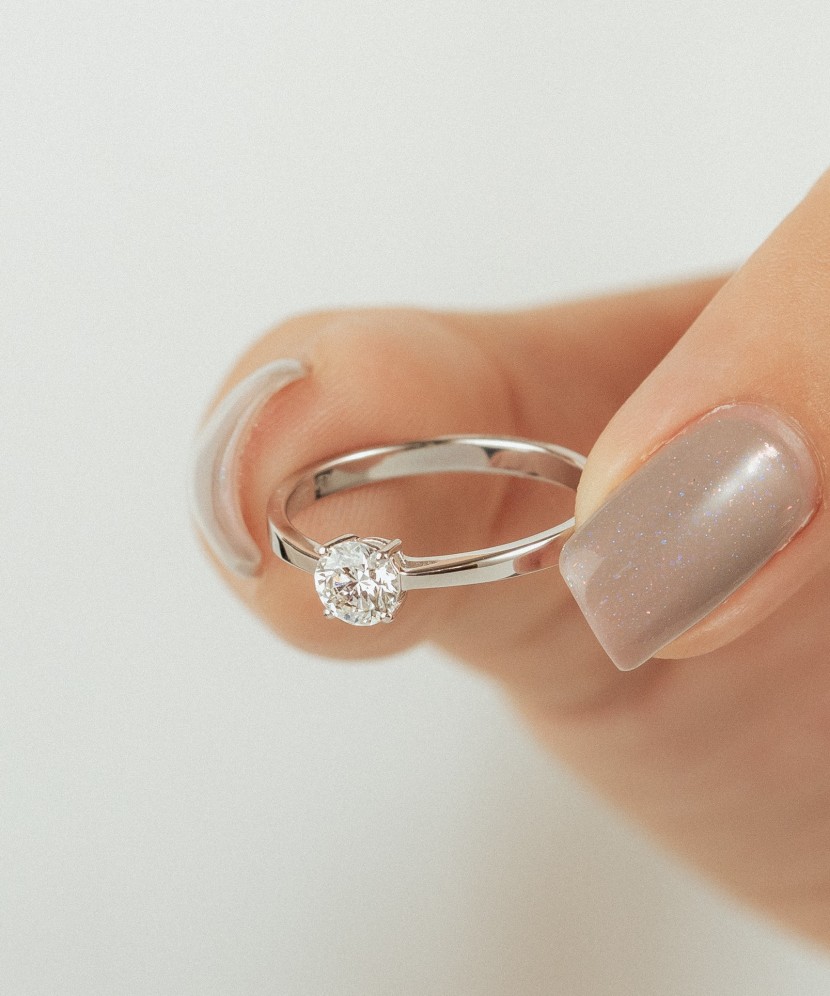 Кольцо из белого золота с бриллиантами (0.50ct)