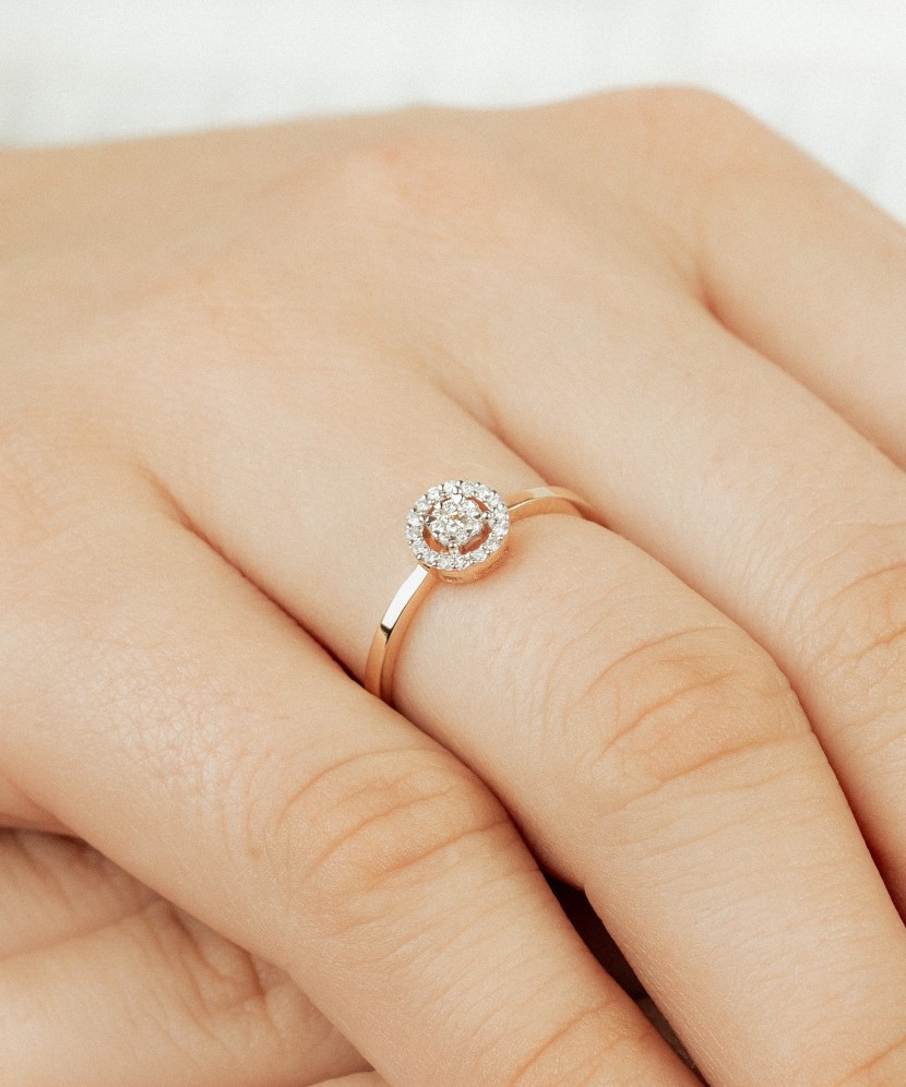 Kuldsõrmus teemanditega