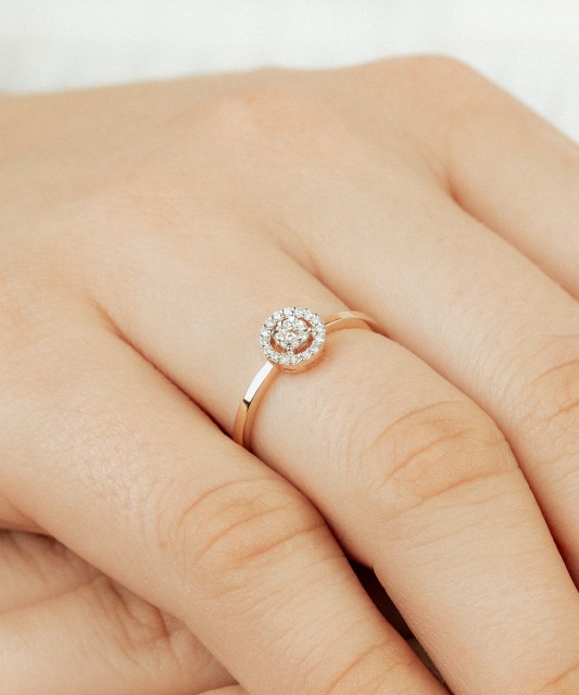 Золотое кольцо с алмазами