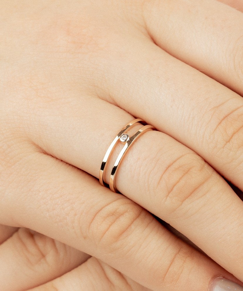 Kuldsõrmus briljantidega