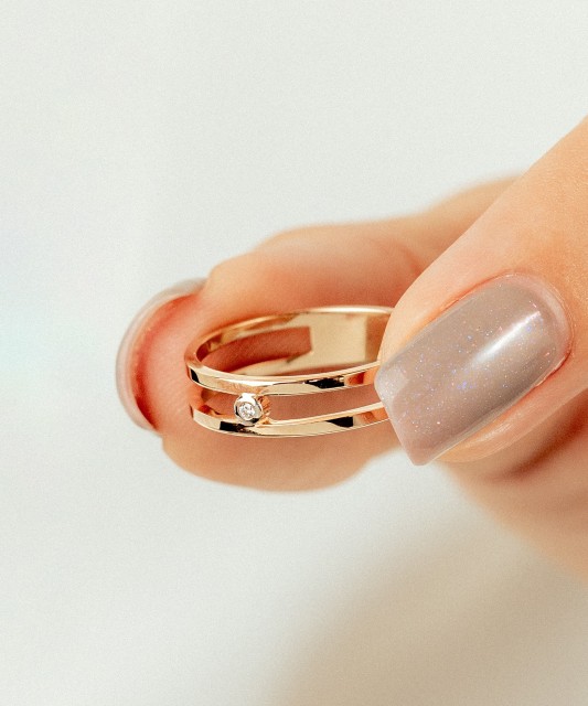 Kuldsõrmus briljantidega