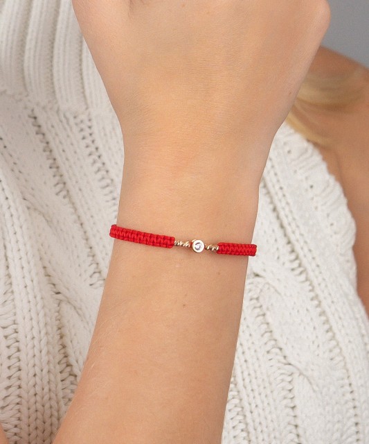 Punane niidi käevõru kuldse tsirkoonia ripatsiga